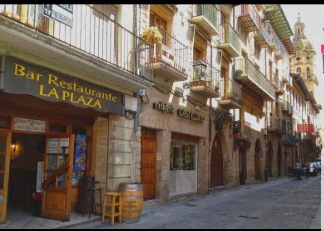 Hostal La Plaza Puente la Reina Eksteriør bilde