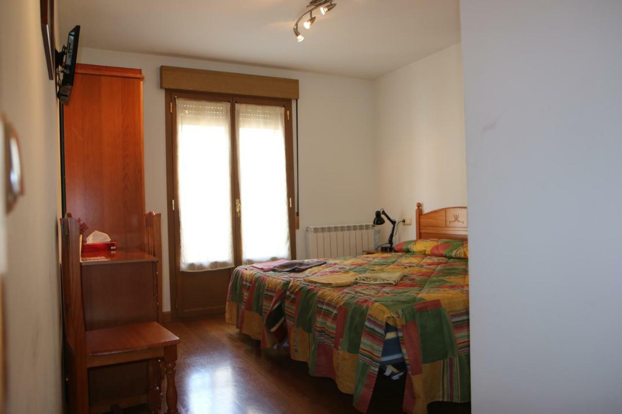 Hostal La Plaza Puente la Reina Eksteriør bilde