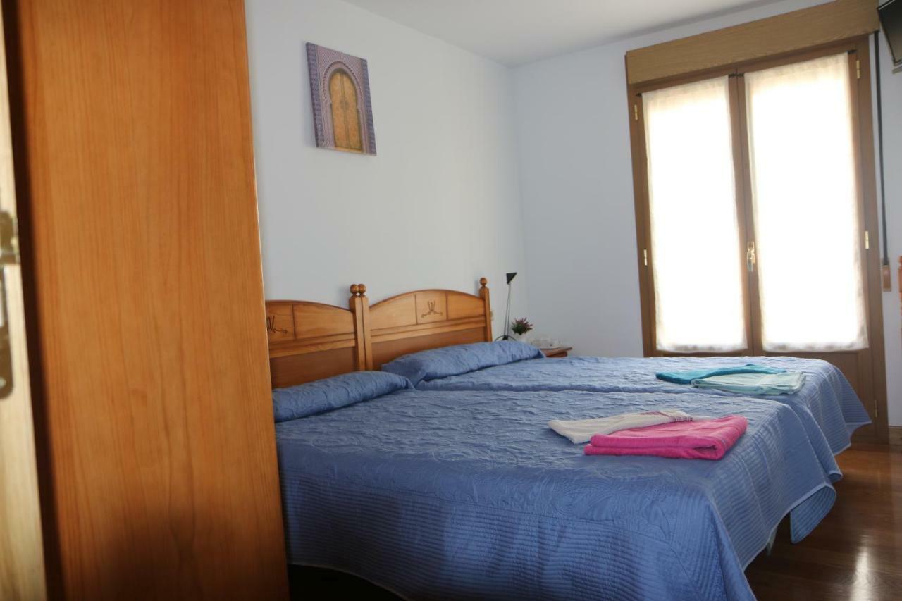 Hostal La Plaza Puente la Reina Eksteriør bilde